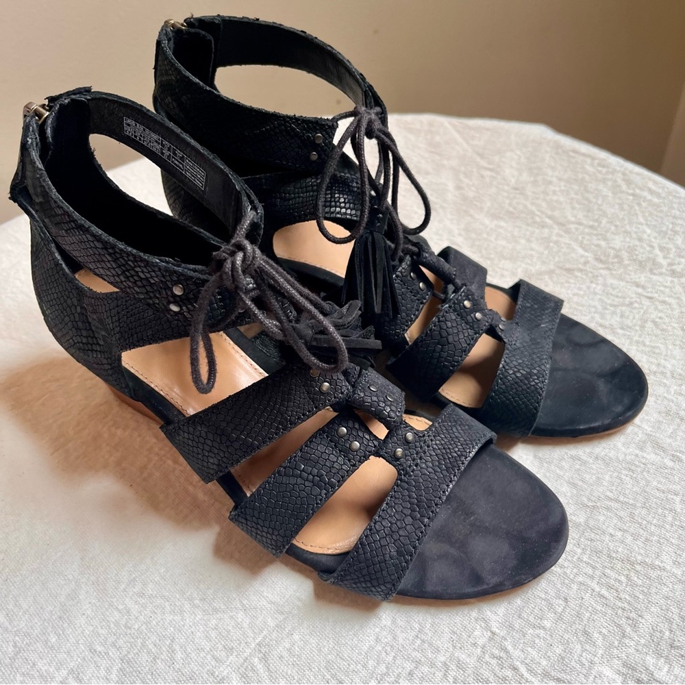 UGG Black Gladiator Wedge Sandals Snake-Embossed Leather 6.5